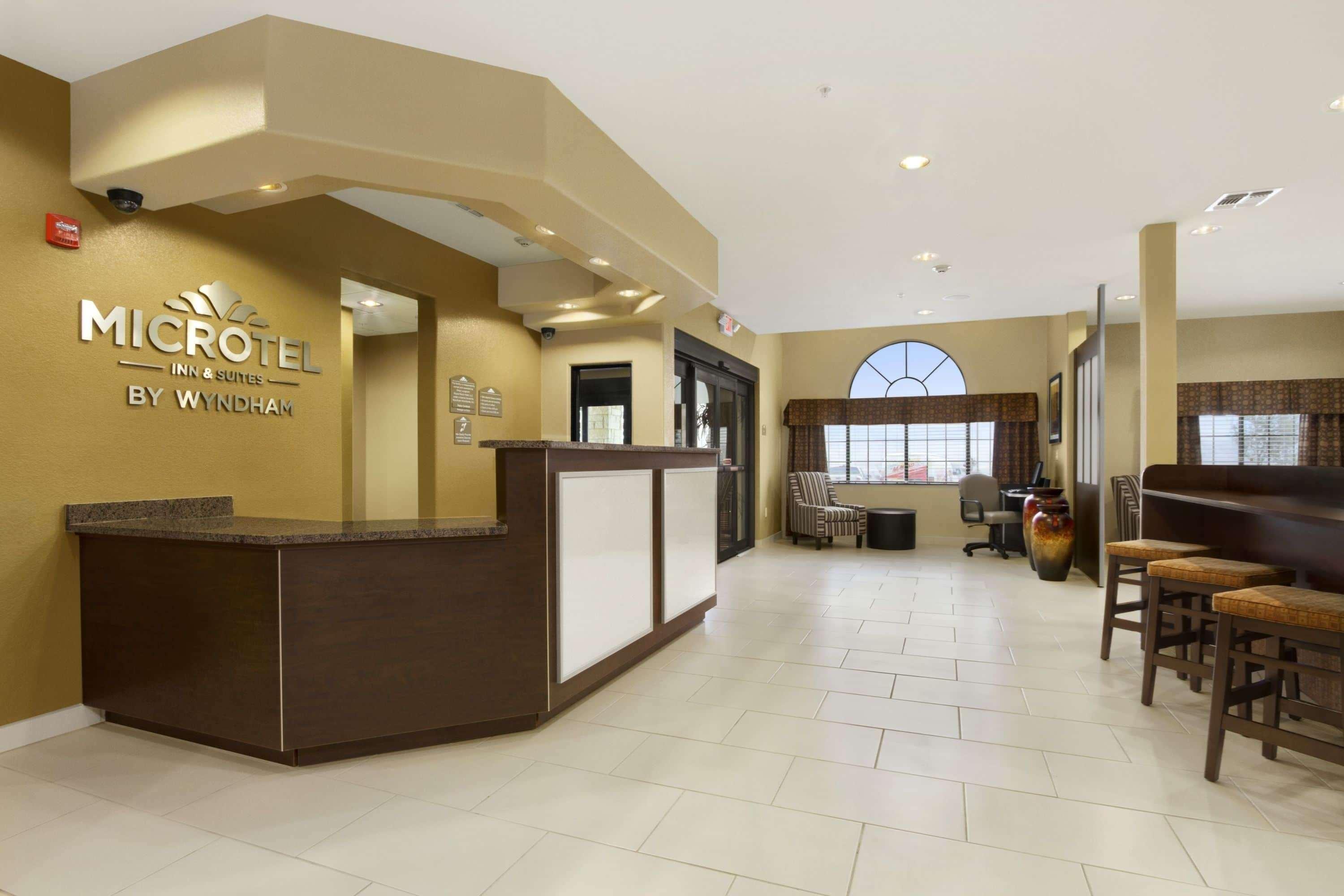 Microtel Inn & Suites By Wyndham Round Rock Exterior photo